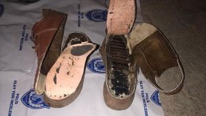 القبض على إرهابي أخفى متفجرات في نعل حذائه