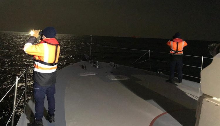 أعمال البحث بعد غرق القارب