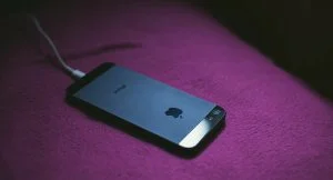 ماذا يحدث لجسمك عند التوقف عن استخدام الهاتف الذكي؟