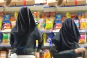 فيديو غير لائق لفتاة خليجية داخل سوبر ماركت يثير الغضب