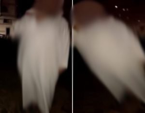 شخص يعترض فتاتين بالسعودية ويحاول التحرش بهما في منتصف الليل