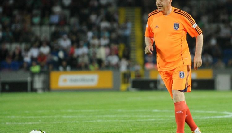 أردوغان يهنئ لاعبي المنتخب بعد فوزه على هولندا