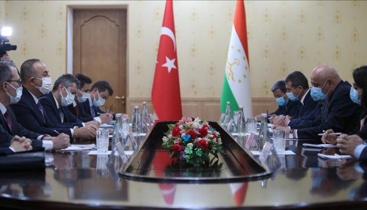 وزير الخارجية التركي يلتقي مسؤولين في طاجيكستان