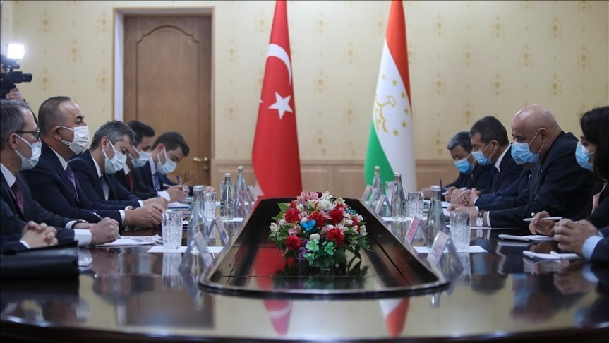 وزير الخارجية التركي يلتقي مسؤولين في طاجيكستان