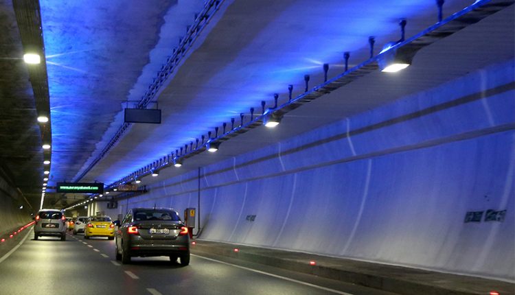 ماذا حدث داخل سيارة بنفق أوراسيا في إسطنبول؟