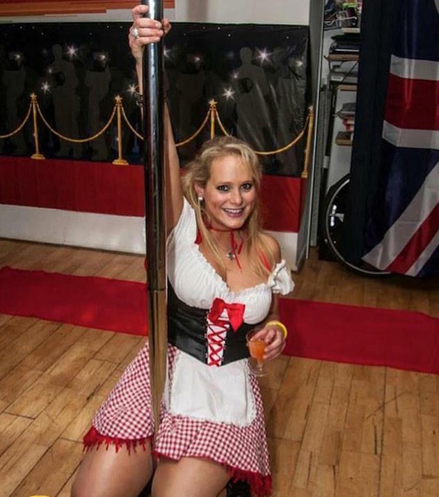 بالصور .. سيدة أعمال تكشف عن فضيحة علاقتها الغرامية برئيس وزراء بريطانيا وخيانته لزوجته 8 بالصور .. سيدة أعمال تكشف عن فضيحة علاقتها الغرامية برئيس وزراء بريطانيا وخيانته لزوجته 7