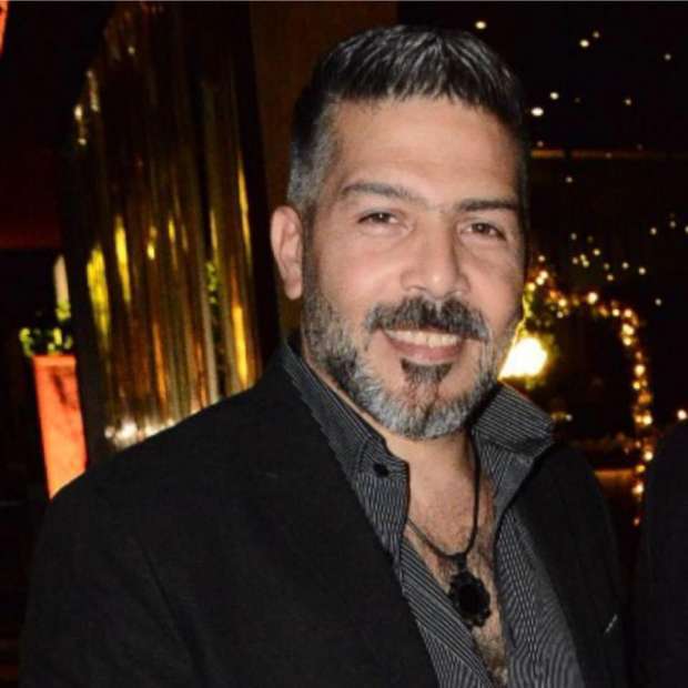 مراهقون يعتدون على فنان مصري بالضرب 1