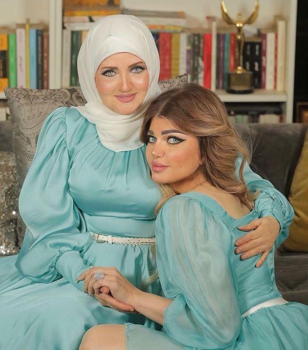 شاهد.. الإعلامية “ياسمين الخطيب” تتصدر محركات البحث بسبب والدتها! 4 شاهد.. الإعلامية “ياسمين الخطيب” تتصدر محركات البحث بسبب والدتها! 3