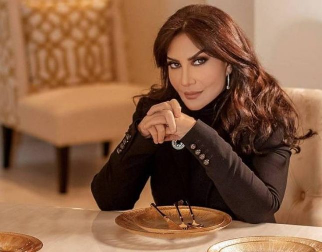 شاهد: ممثلة كويتية “خمسينية” تظهر بـ “لوك” جديد .. والجمهور يشبهها بـ”فنانة شابة” 1