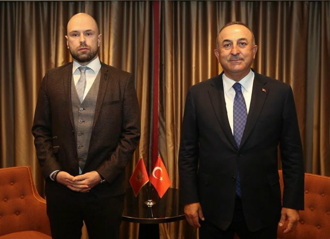 وزير الخارجية التركي ونظيره المونتنيغري