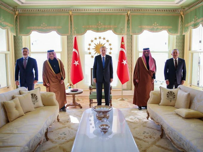 أردوغان يلتقي وزير الخارجية القطري في إسطنبول