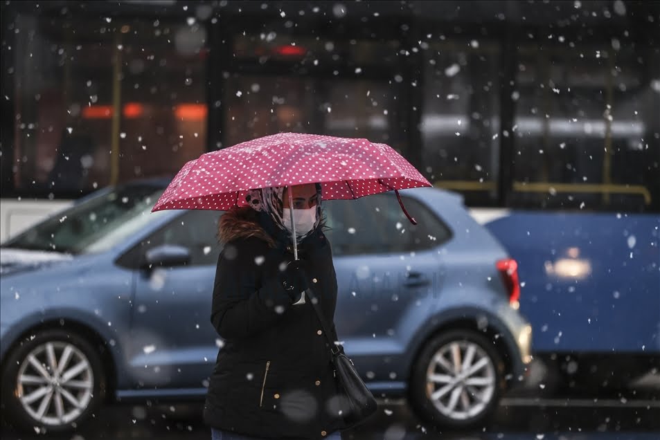 (صور) أجواء ساحرة بفعل تساقط الثلوج على العاصمة أنقرة 28