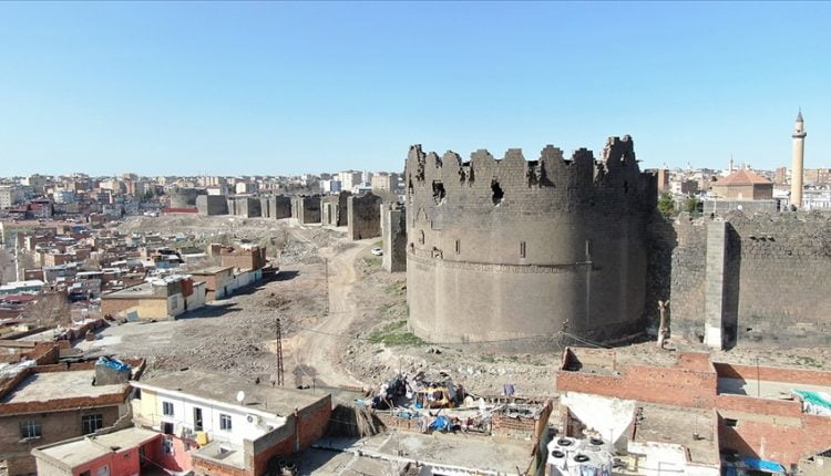 أسوار قلعة ديار بكر