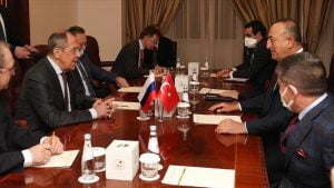 جانب من اجتماع وزيري خارجية تركيا و روسيا في قطر