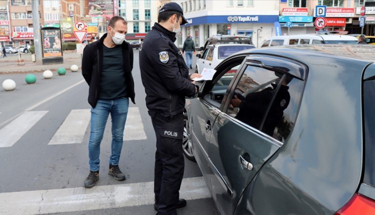 مخالفة غير الملتزمين بحظر التجول في تركيا