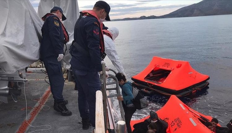 خفر السواحل التركي ينقذ 29 طالب لجوء تقطعت بهم السبل في بحر إيجه