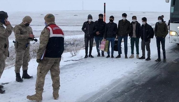 الدرك يتحفظ على 23 من طالبي اللجوء شمال تركيا