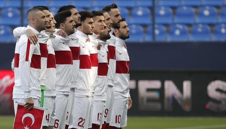 منتخبي تركيا ولاتفيا