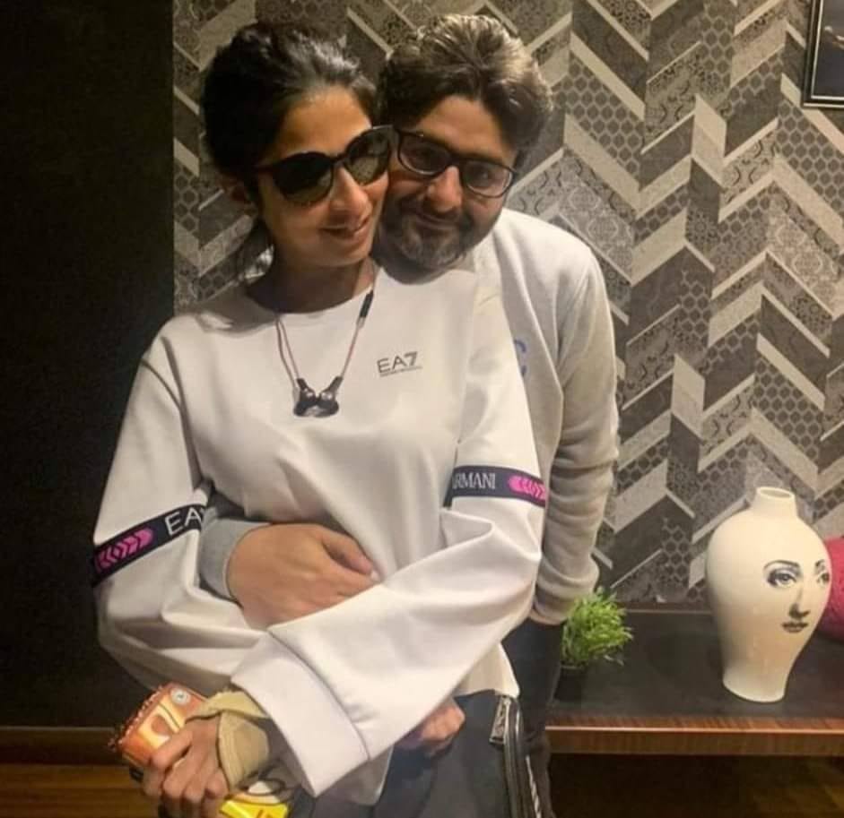 روبي تنتقم من طليقها بصور عاطفية مع المنتج وليد منصور 3