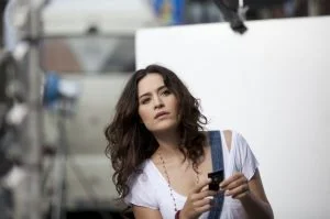 ظهور الممثلة التركية بلتشيم بيلجين يدًا بيد مع حبيبها (صورة)