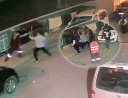 3 عمال نظافة يتعرضون للضرب في سلطان غازي (فيديو)