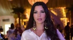 لاميتا فرنجية بالحجاب للتهنئة بشهر رمضان