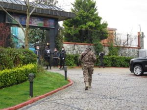 وحدات نخبة وطائرات بدون طيار.. مداهمة كبرى ضد عصابة إجرامية في إسطنبول