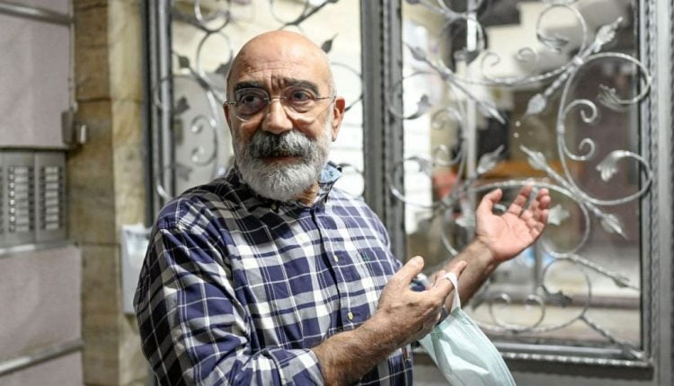 محكمة تركية تفرج عن صحفي مُدان بالمشاركة في الانقلاب