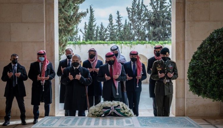 أول ظهور مشترك لعاهل الأردن الملك عبد الله مع الأمير حمزة عقب الأزمة الأخيرة