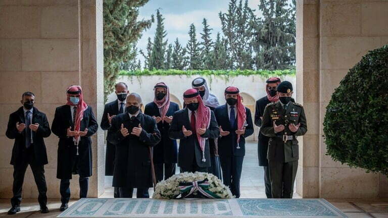 أول ظهور مشترك لعاهل الأردن الملك عبد الله مع الأمير حمزة عقب الأزمة الأخيرة
