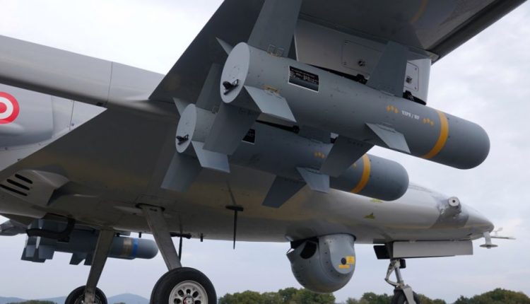 ارتطام طائرة ملياردير ببناء