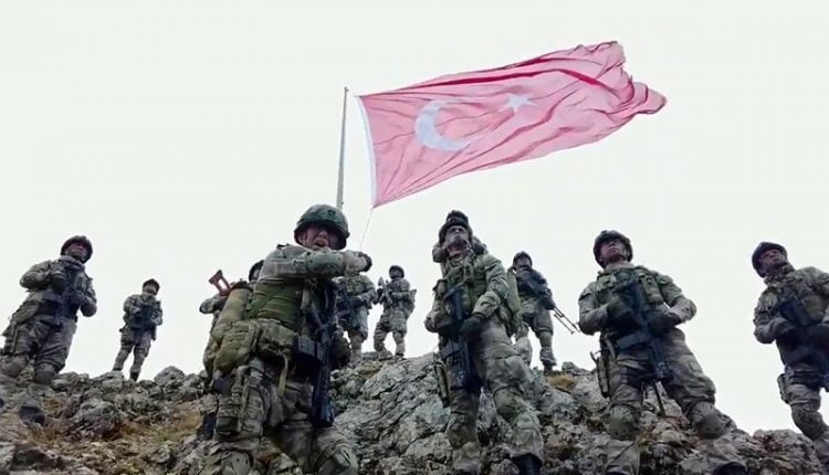 الجيش التركي يلقي القبض على مطلوبين لدى محاولتهما الفرار من البلاد