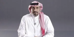أحمد الشقيري بصدر عار.. ومتابعة: “أحسه متربي مرتين وصورته قلبت مخي”