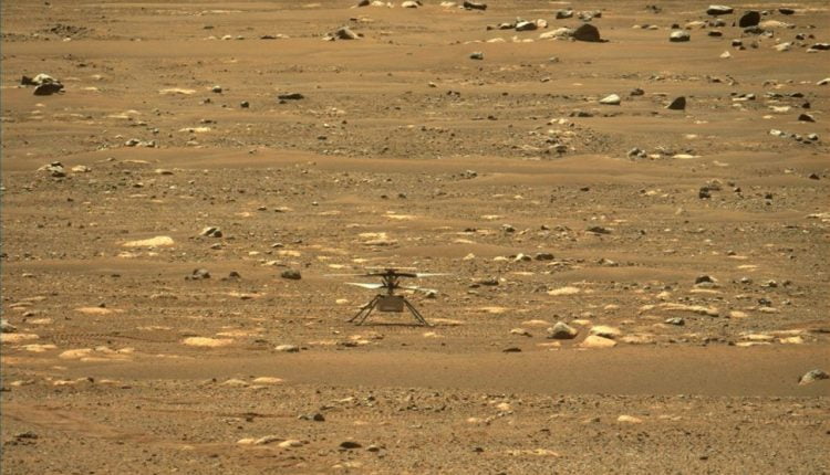 حدث تاريخي.. طائرة مروحية صغيرة تنجح بالتحليق في أجواء المريخ لأول مرة