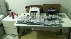 اسطنبول.. إلقاء القبض على شخصين بحوزتهم أكثر من 3 ملايين دولار 3