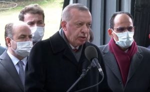 بصوت عذب وتلاوة متقنة.. أردوغان يتلو سورة الانفطار كاملة غيبًا (فيديو)