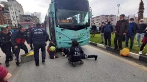 انقاد امرأة من تحت حافلة بمنيسا 1