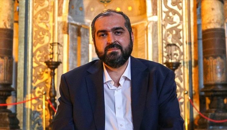 إمام مسجد آيا صوفيا يعلن تنحيه عن منصبه