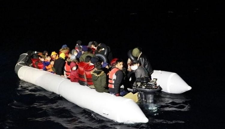 تركيا تنقذ 250 طالب لجوء بعد اعتراضهم من خفر السواحل اليوناني