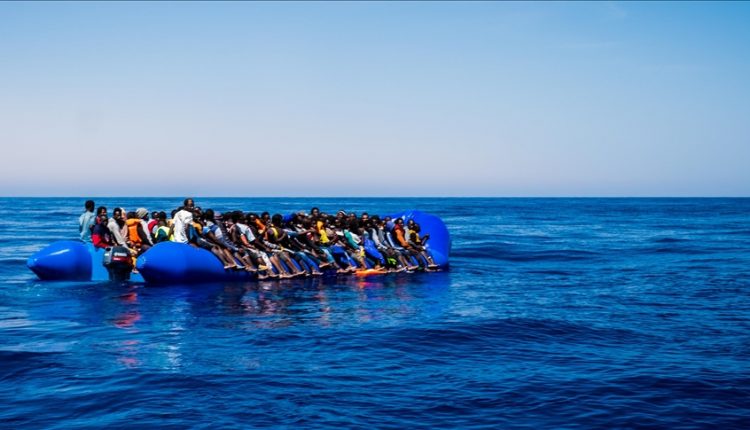 خفر السواحل التركي ينقذ 37 مهاجرًا طردتهم اليونان من مياهها الإقليمية