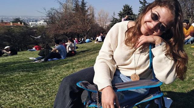 طالبة جامعية تفقد حياتها تحت عجلات حافلة 6