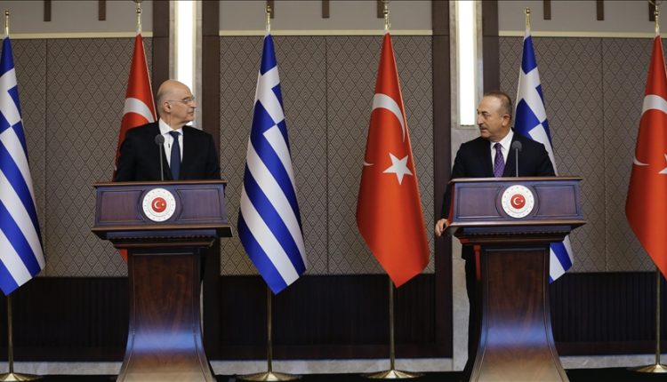 نيكوس ديندياس