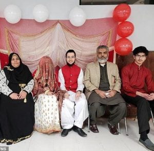 مسيحي في كندا يعتنق الإسلام للزواج من زميلته “المنقبة”.. ويكشف عن مفاجئة (صور) 1