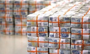 الليرة التركية تسجل هبوط قياسي جديد أمام الدولار