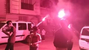 الشرطة التركية تفرق تجمع للشبان المحتفلين بفوز فريق بشيكتاش بالدوري الممتاز (صور/فيديو)