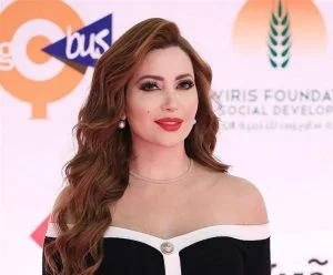 نسرين طافش بإطلالة مثيرة للغاية مع مدربها الجديد وسخرية على مواقع التواصل (صورة)