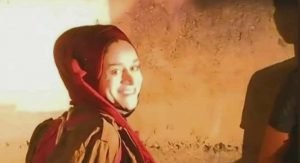 ابتسامة مريم الفلسطينية لحظة تكبيلها بالأصفاد تلهب العالم العربي… صور وفيديو