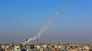 المقاومة الفلسطينية تطلق رشقة صاروخية باتجاه القدس