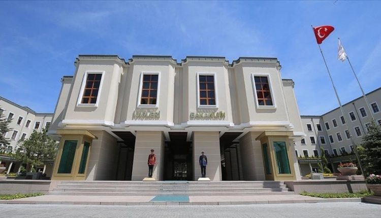 استسلام ثلاثة إرهابيين من حزب العمال الكردستاني بفضل جهود الإقناع