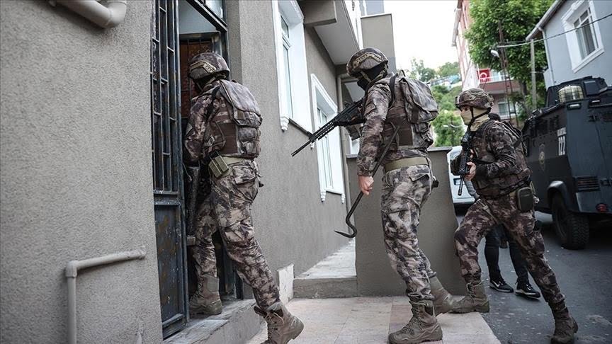 قوات الأمن تعتقل 18 أجنبيًا في إسطنبول بشبهة انتمائهم لداعش
